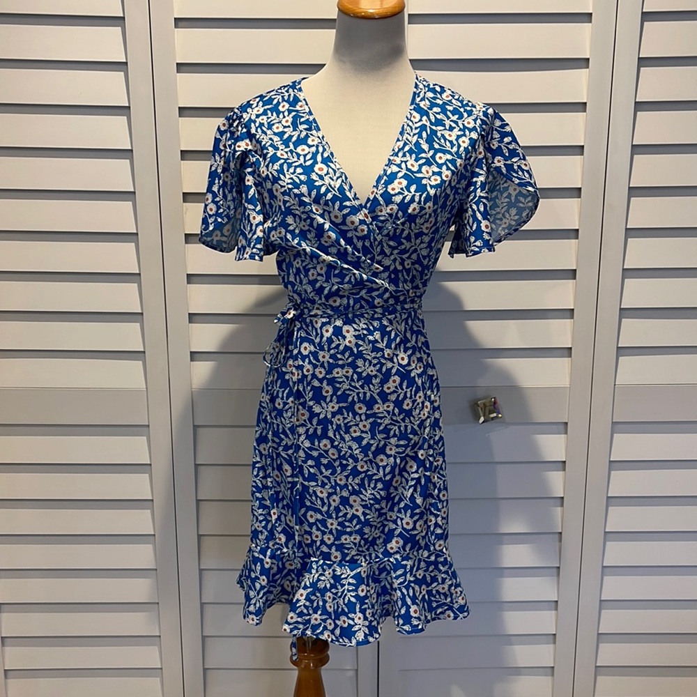 SHEIN NWOT Boho floral Mini Wrap Dress.